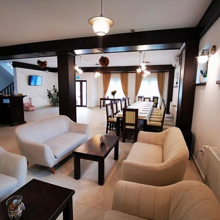 Mateo Transalpina Hotell Săsciori Eksteriør bilde