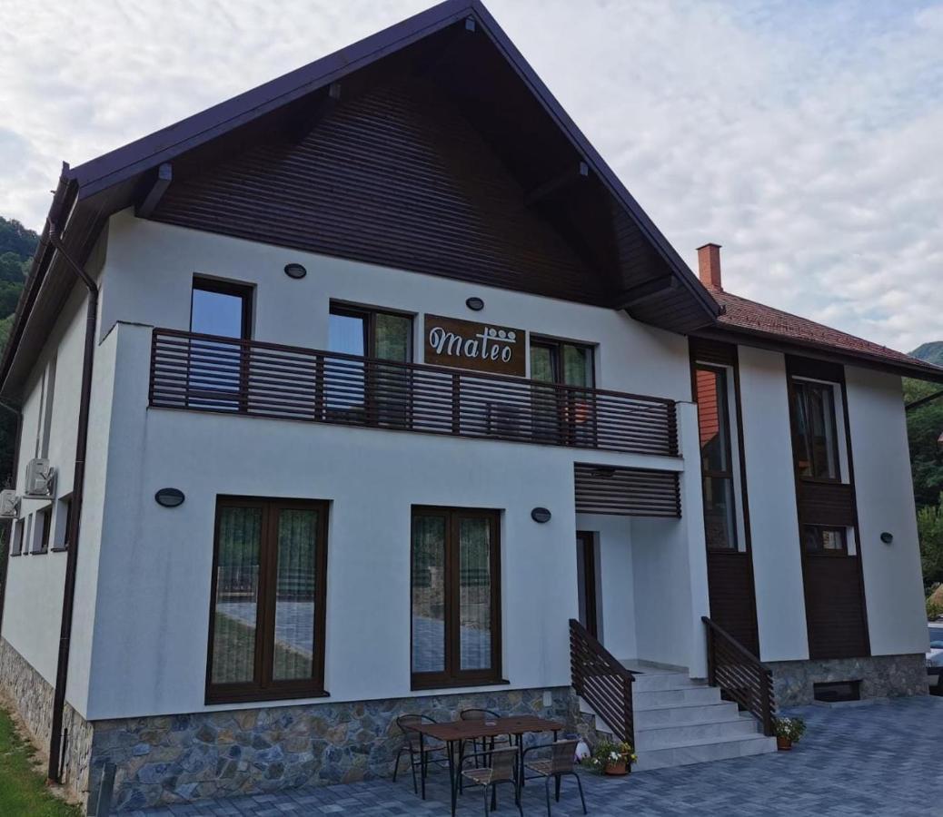 Mateo Transalpina Hotell Săsciori Eksteriør bilde
