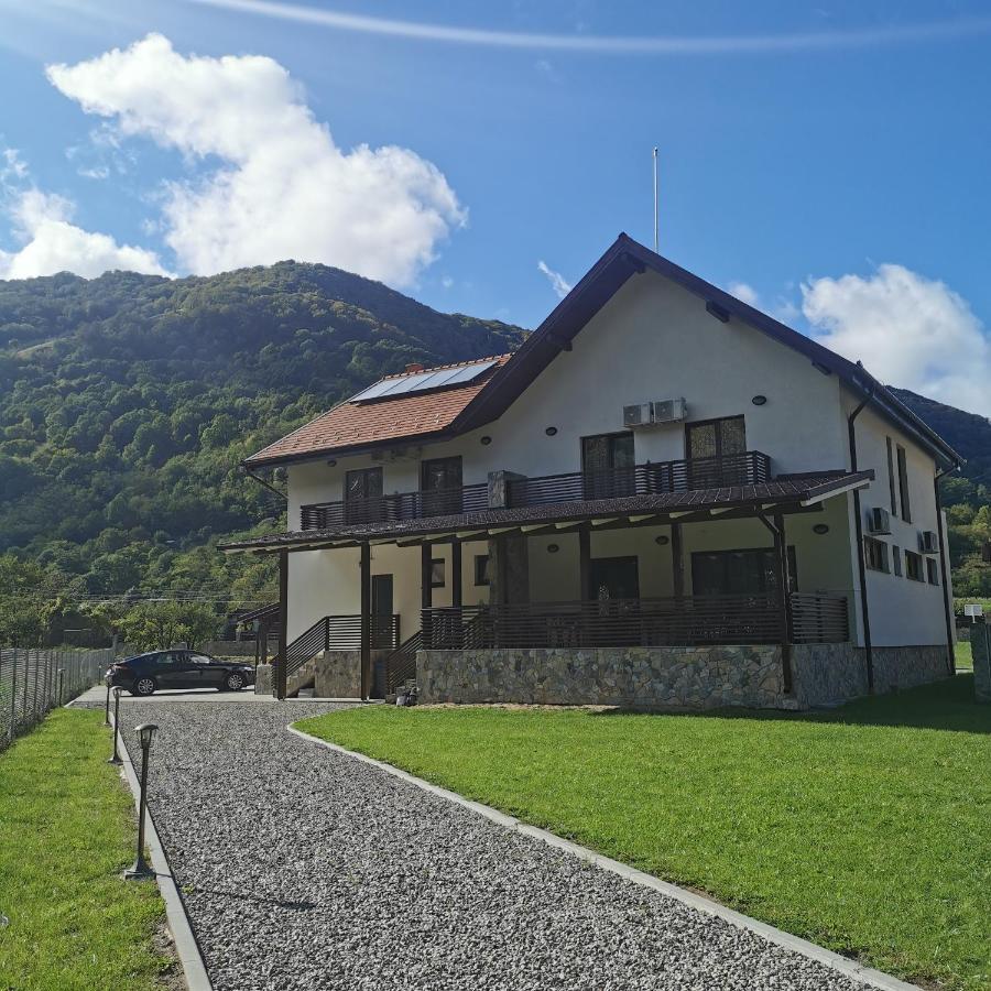 Mateo Transalpina Hotell Săsciori Eksteriør bilde