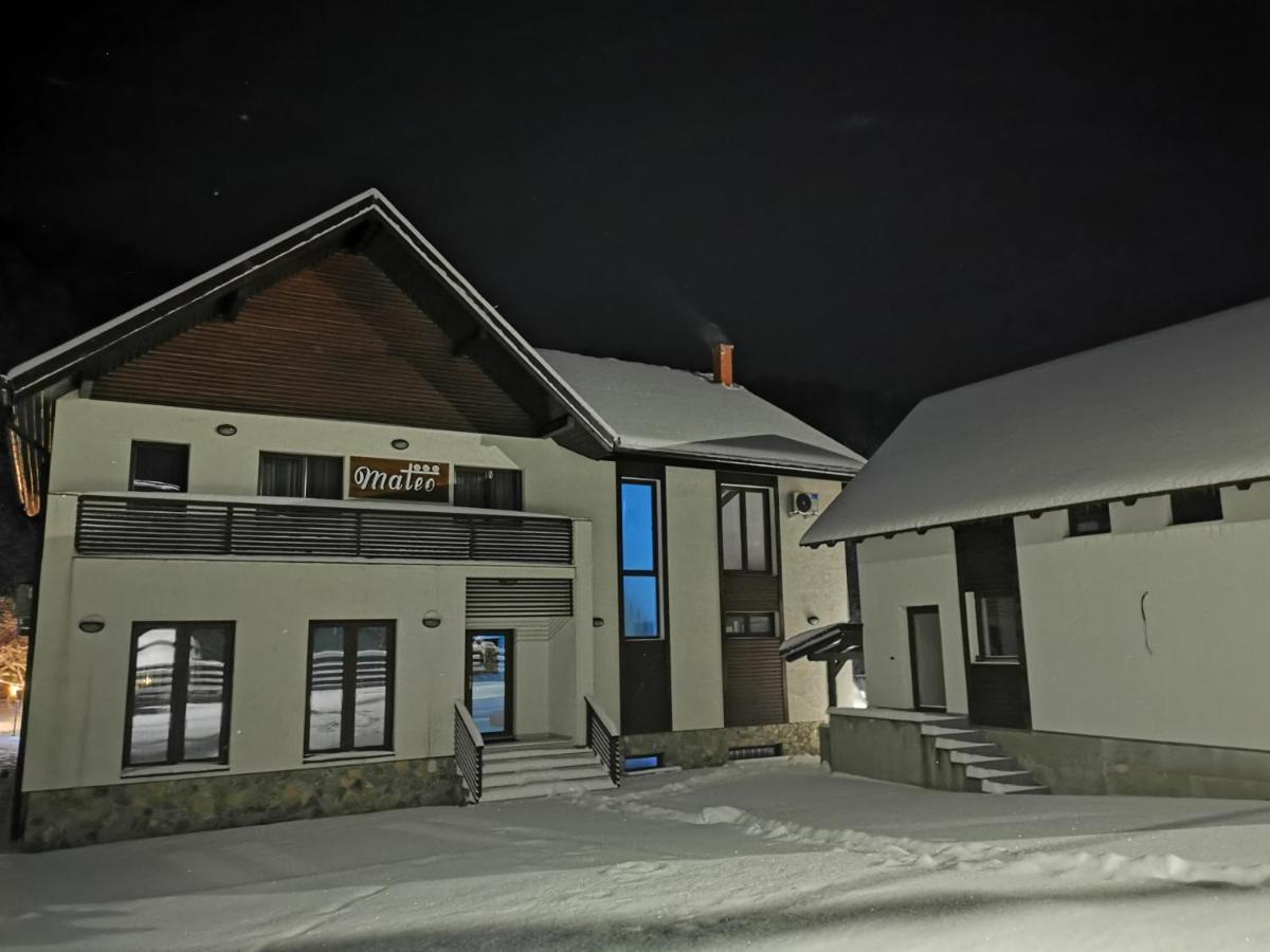 Mateo Transalpina Hotell Săsciori Eksteriør bilde