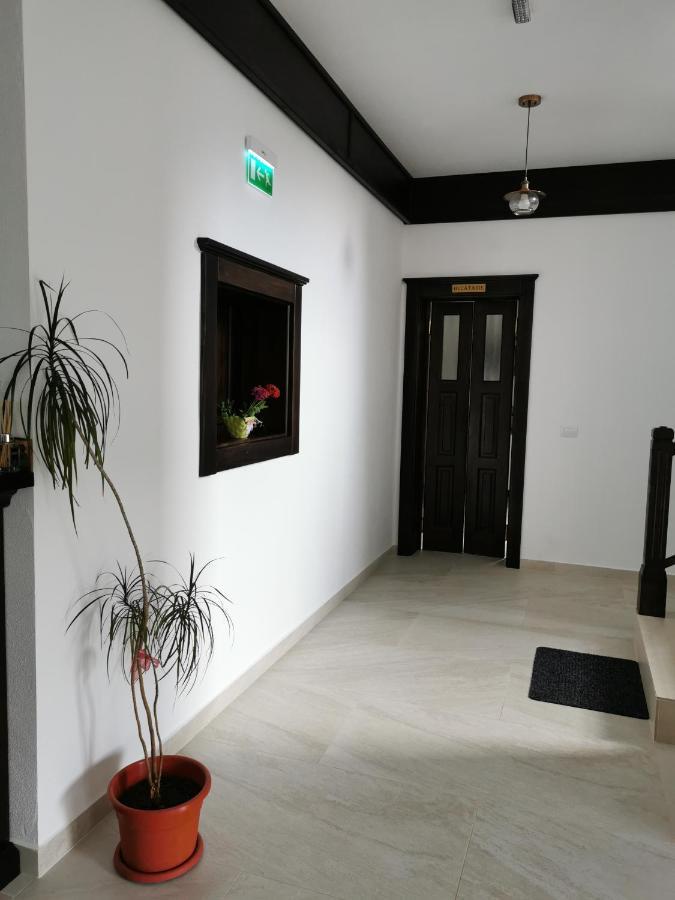 Mateo Transalpina Hotell Săsciori Eksteriør bilde