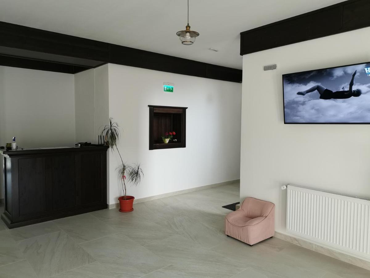 Mateo Transalpina Hotell Săsciori Eksteriør bilde