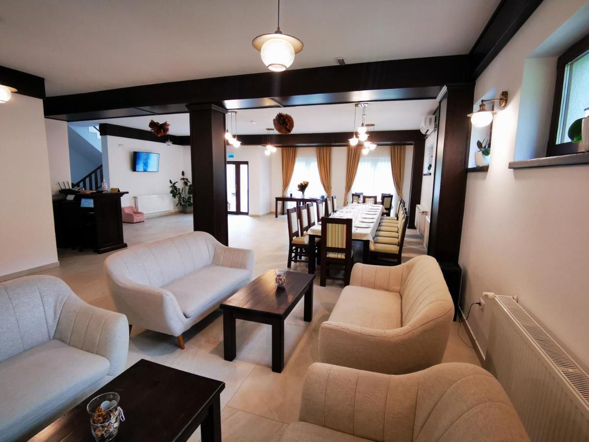 Mateo Transalpina Hotell Săsciori Eksteriør bilde