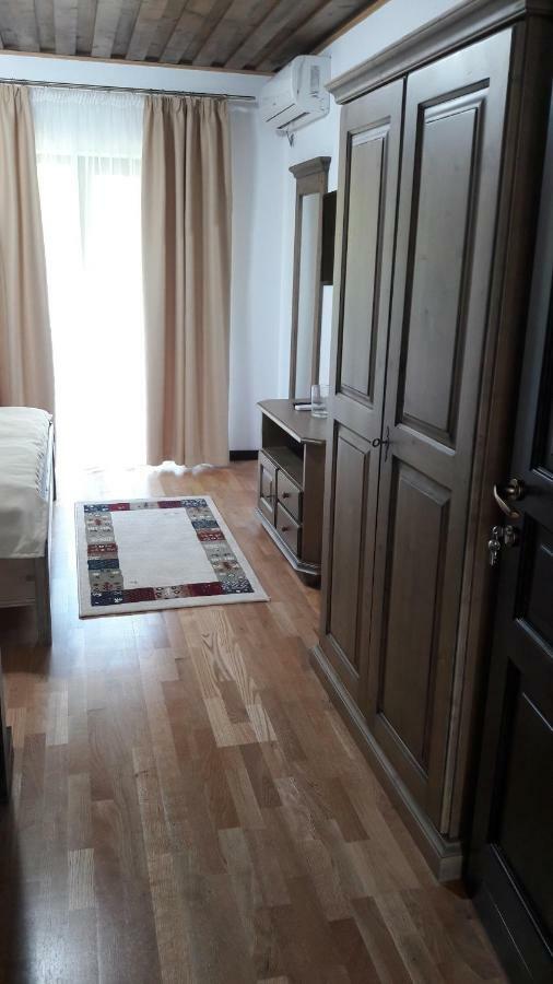 Mateo Transalpina Hotell Săsciori Eksteriør bilde